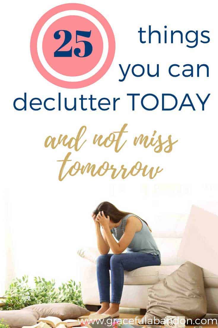 All this talk of minimalism and decluttering can be overwhelming. But what if you knew exactly what to do and how to do it? This declutter your home checklist is exactly what you've been waiting for. Bonus: 25 items you can declutter today that you won't miss tomorrow.